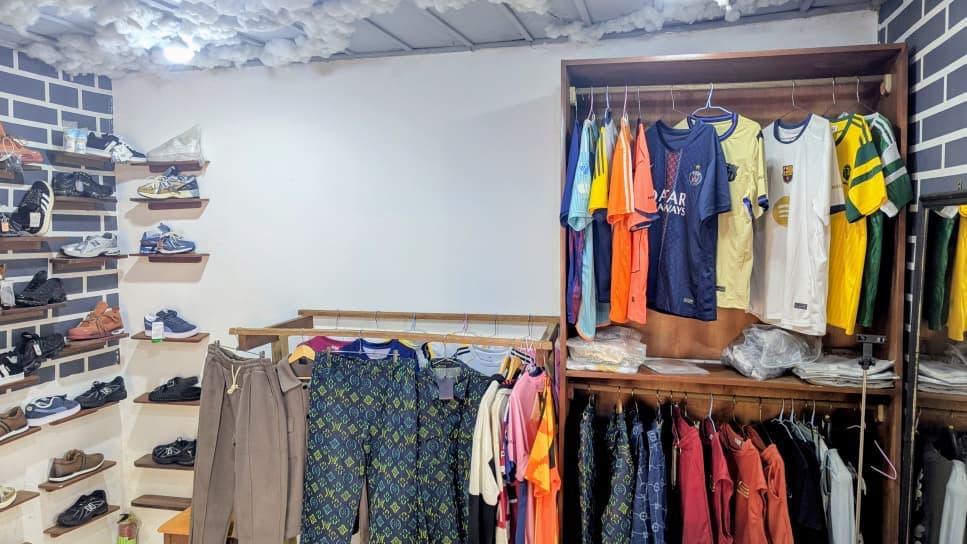 Frechnel Hero Background